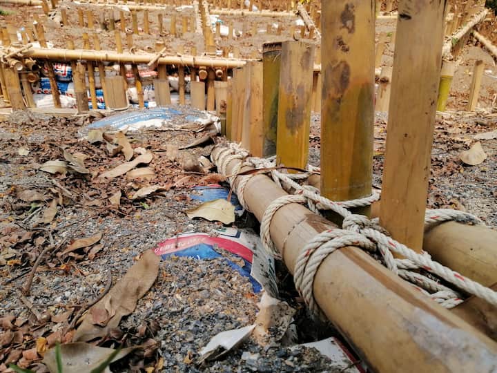 เชือกใยยักษ์ผูกยึดโครงไม้ไผ่ฝายทดน้ำ